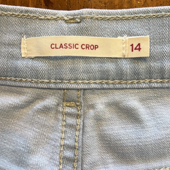 Light Blue Levi Classic Crop Jeans - Picture 7 of 8